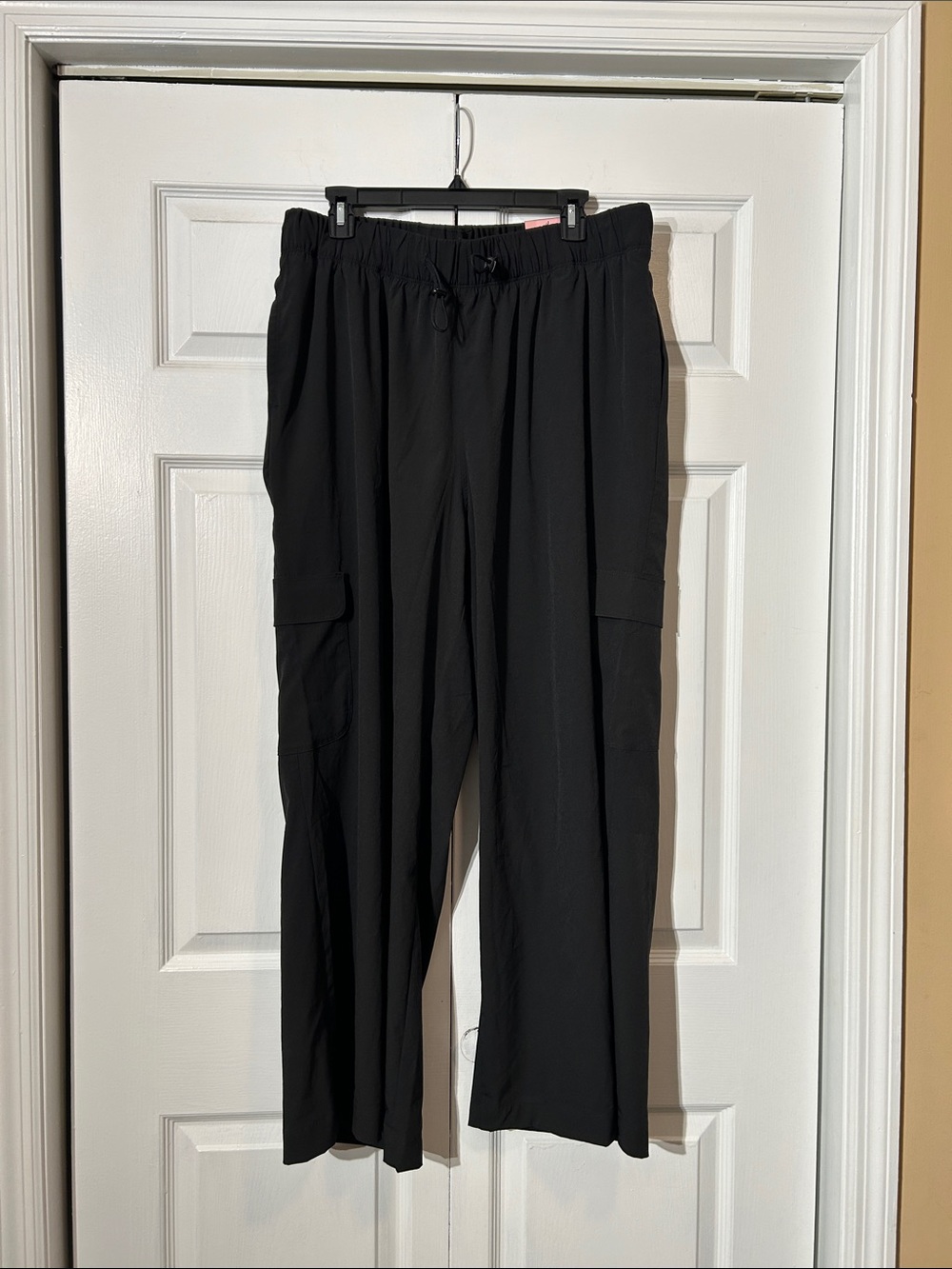 NWT LIVI For Lane Bryant Black Elastic-Waist Cargo Pants size 18/20 wide leg